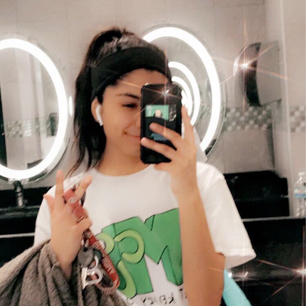 Meet your Posher, Elena